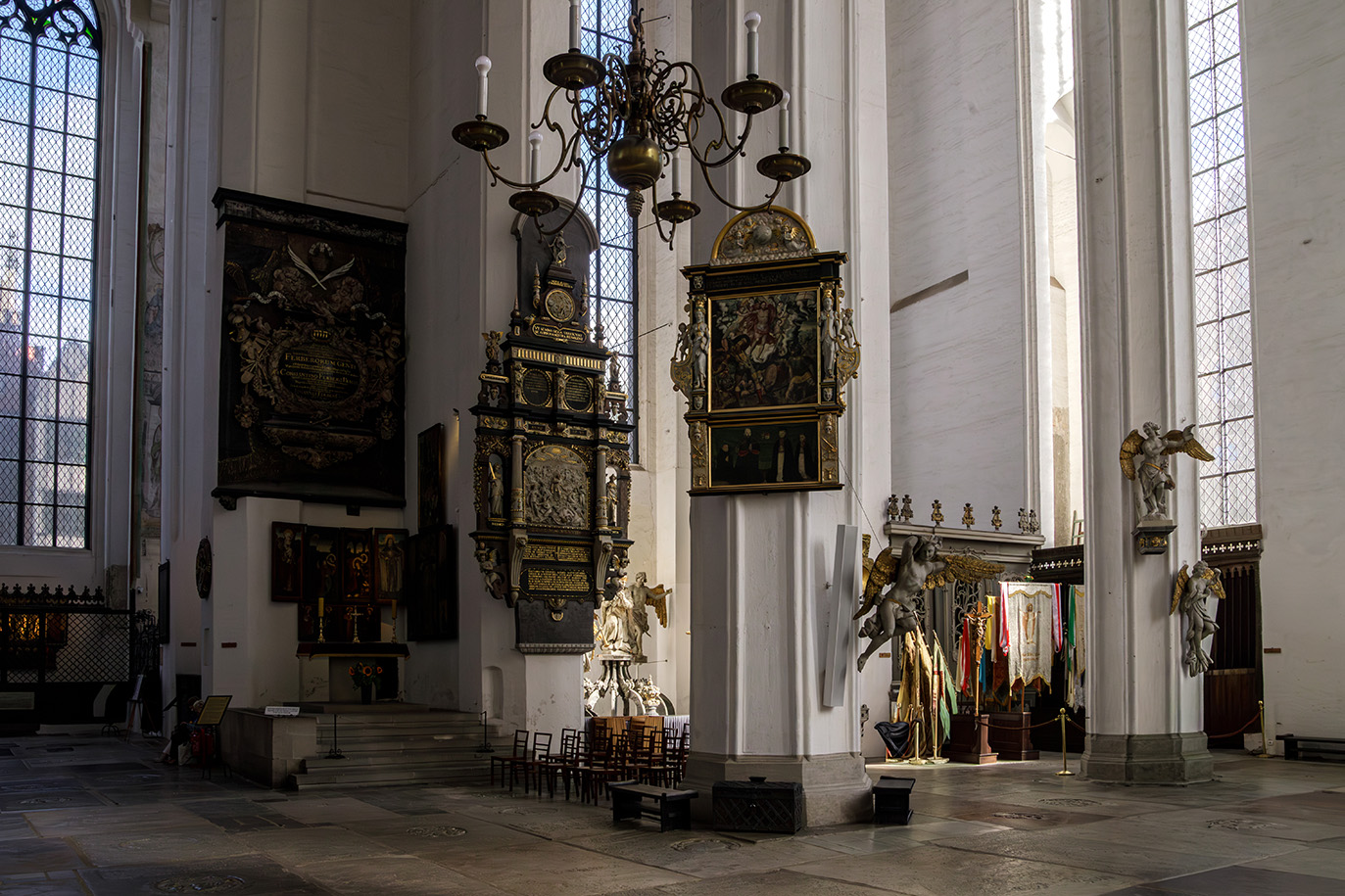 wnętrze Bazyliki Mariackiej w Gdańsku