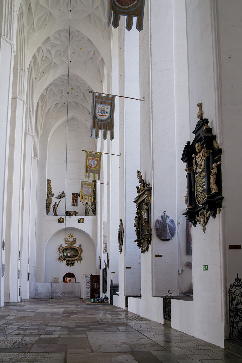 wnętrze Bazyliki Mariackiej w Gdańsku