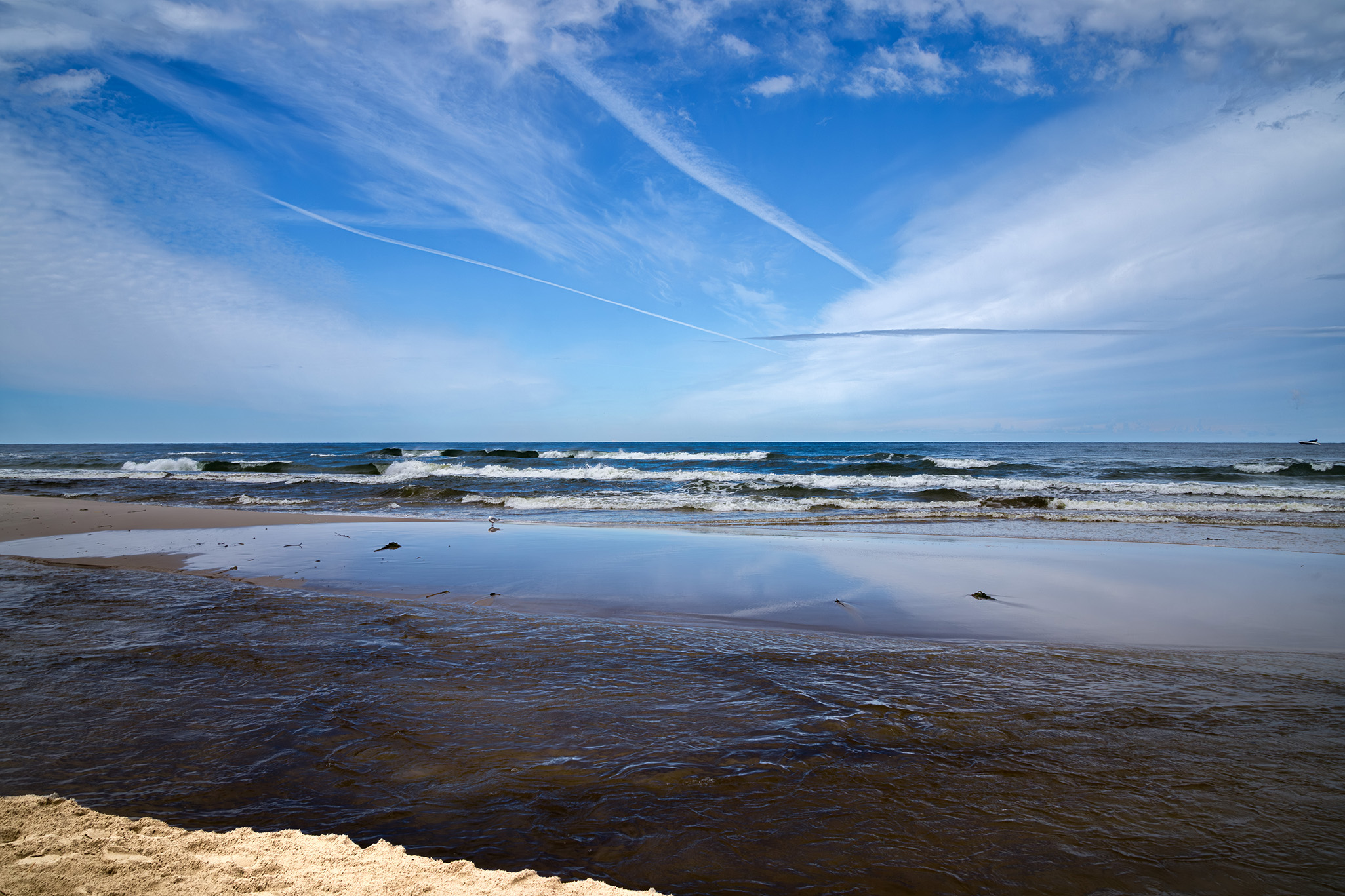 Sztorm na Bałtyku w Karwi - dynamiczna fotografia morza